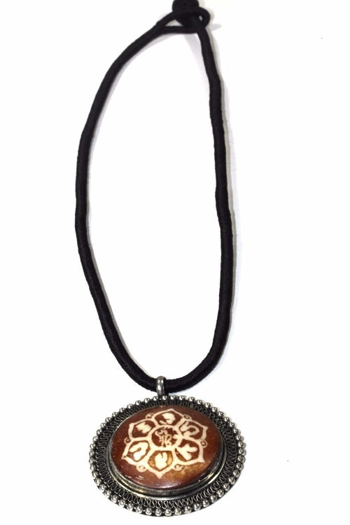 Verheißungsvolle Mandala-Blume spirituelle Halskette