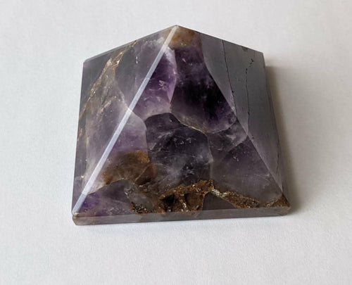 Amethyst-Pyramide, natürliche Amethyst-Pyramide, Heilkristall