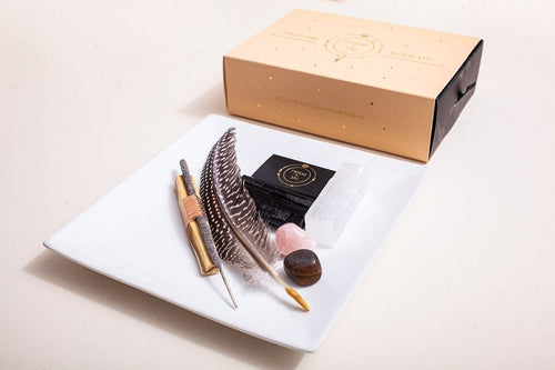 High Vibe Home Kit mit Selenit, Palo Santo, Copal, schwarzem Turmalin,