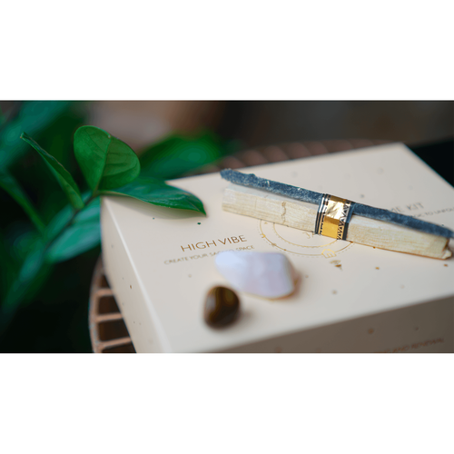 High Vibe Home Kit mit Selenit, Palo Santo, Copal, schwarzem Turmalin,
