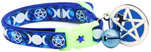 Witch's Familiar on Sapphire Cat Collar