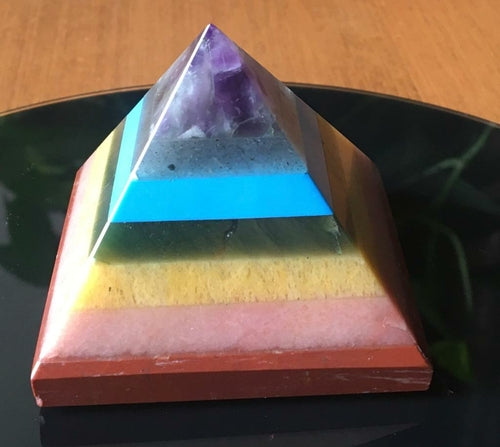 Sieben-Chakra-Edelsteinpyramide, Sieben-Chakra-Natur-Edelstein-Bonded