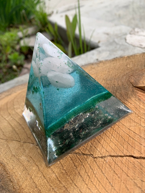CHAKRA-SET OF 7 Orgone Pyramids