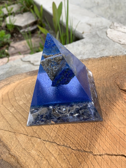 CHAKRA-SET OF 7 Orgone Pyramids