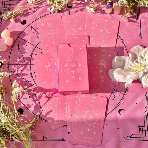 Pinkfarbenes Tarot-Tuch für Legungen