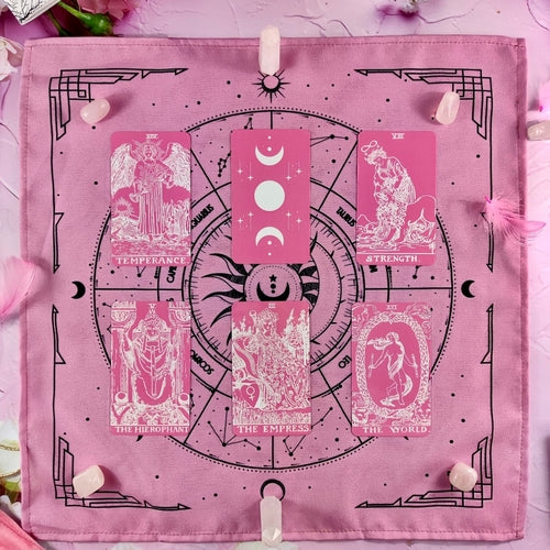 Pinkfarbenes Tarot-Tuch für Legungen